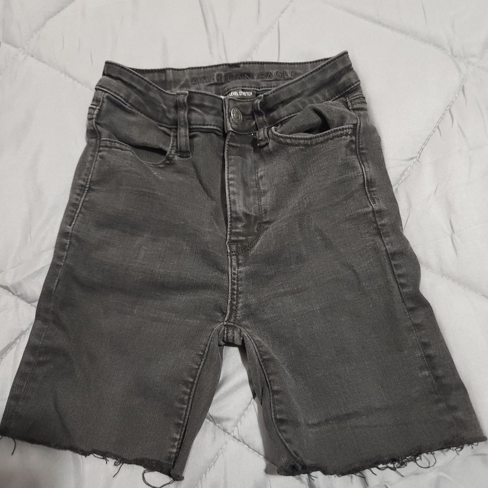 American Eagle Shorts Women's 00 Mid Rise Black Distressed Denim Casual